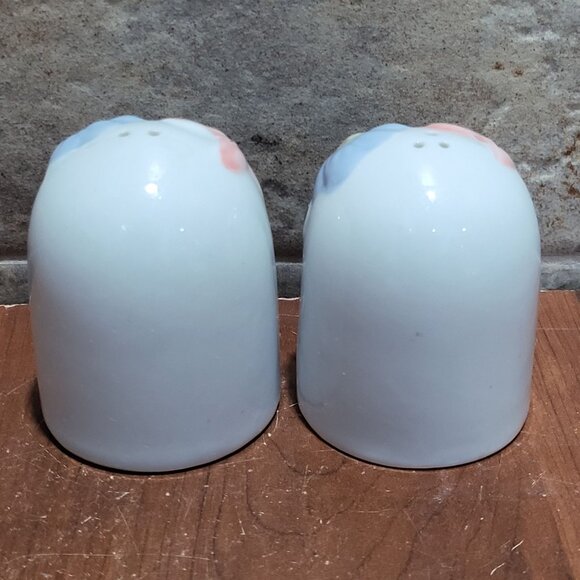 Pair Ceramic Salt and Pepper Shakers Hand Painted Floral Design - Picture 3 of 11